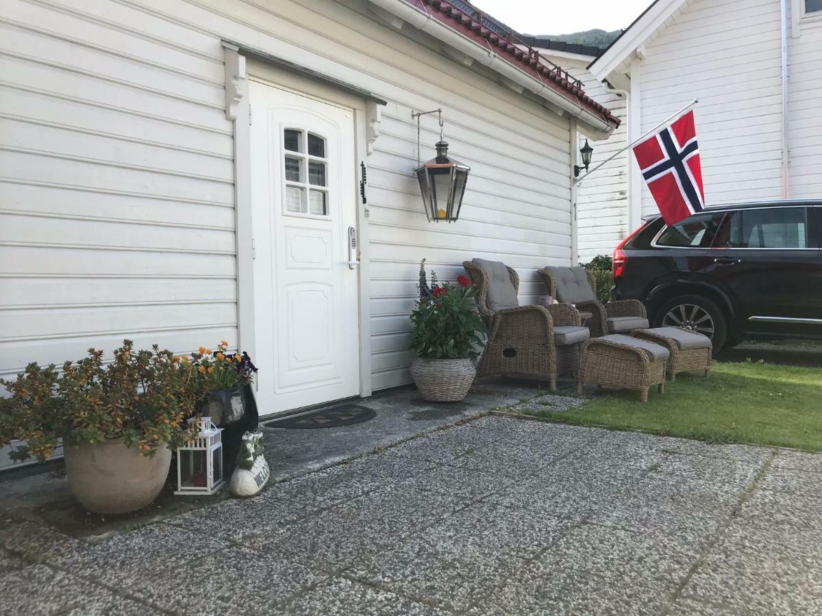 Koselig Landsbyhus I Nordfjord Nordfjordeid Dış mekan fotoğraf